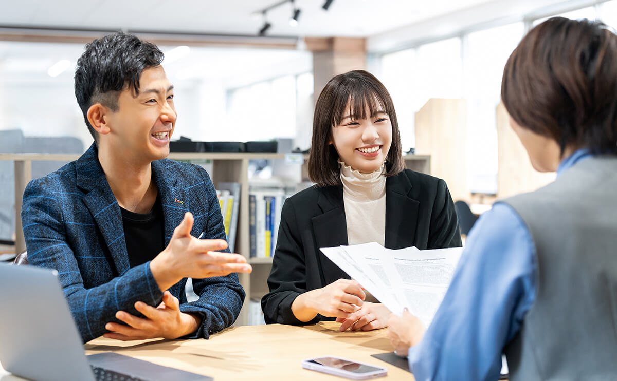 経理で働く人のイメージ写真01